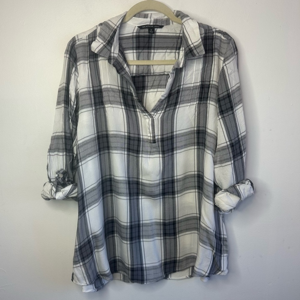 Zac & Rachel Woman Plus Size Plaid Top 1X White & Gray